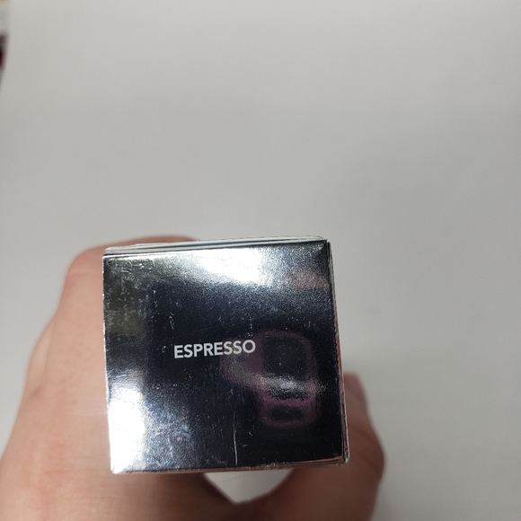 Becca skin love foundation in espresso - Picture 3 of 3